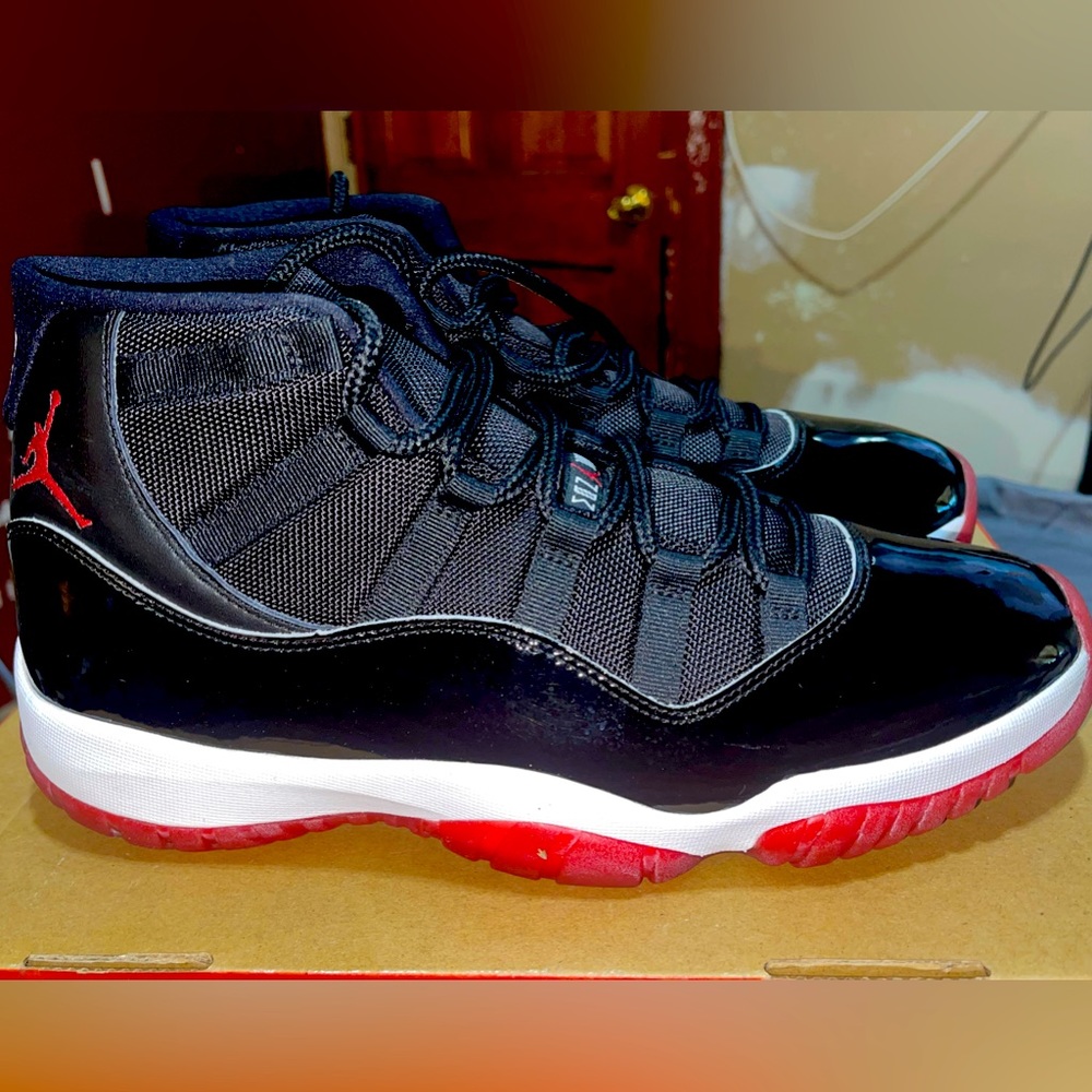 BRED JORDAN 11 size 12.5